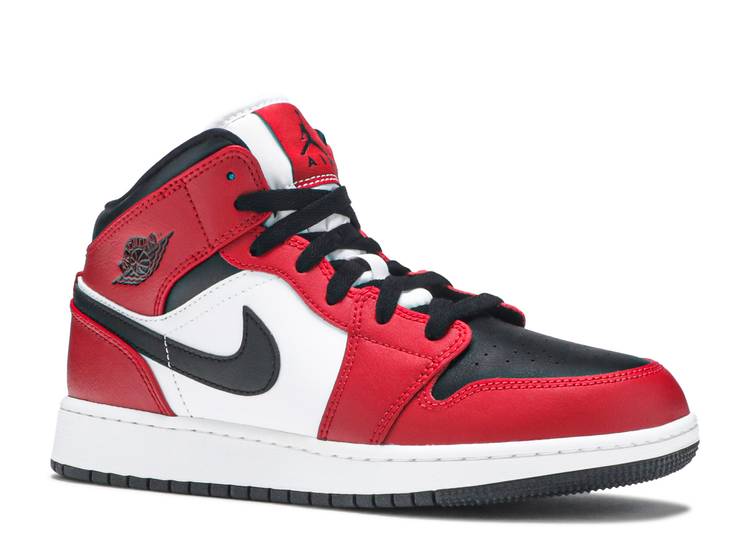 Air Jordan 1 Mid Chicago Toe Black