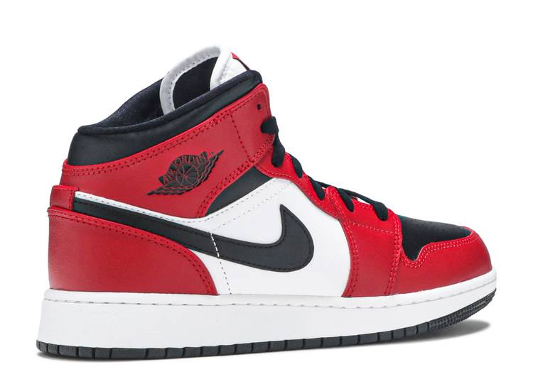 Air Jordan 1 Mid Chicago Toe Black